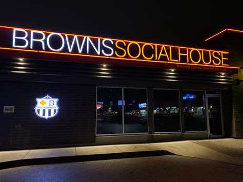 BROWNS SOCIALHOUSE, Mission - 101-32670 Lougheed Hwy - Restaurant ...