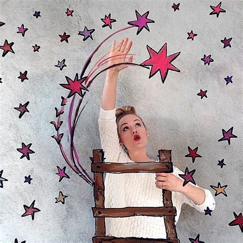 This Instagrammer S Next Level Mirror Selfies Are Beyond Creative Selfie Wall Mirror Painting
