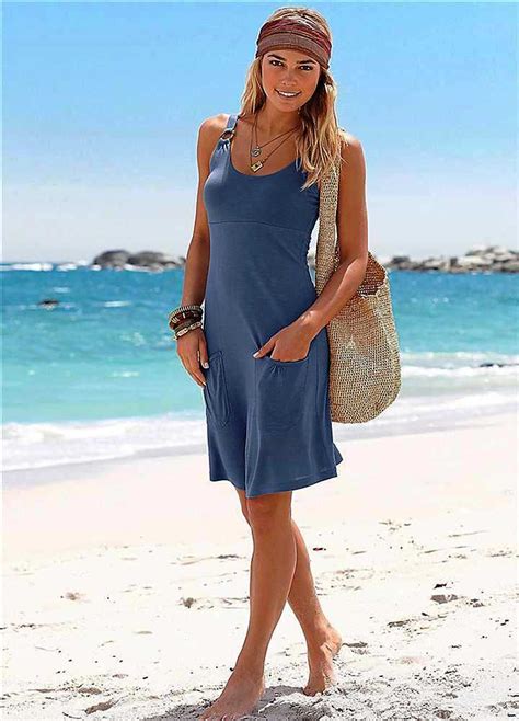 20 Fashionable Women Clothes To Wear At The Beach Flawssy