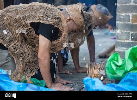 Mourners At A Funeral In A Rural Village In China Stock Photo Alamy