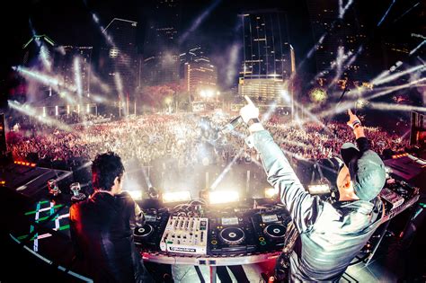 Find 230 ways to say life of the party, along with antonyms, related words, and example sentences at thesaurus.com, the world's most trusted free thesaurus. Big Beat Press | Knife Party