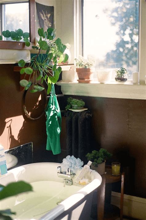 Best 10 Bathroom Decorating Ideas For Small Spaces