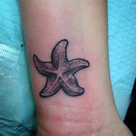 Https://tommynaija.com/tattoo/black And White Starfish Tattoo Designs