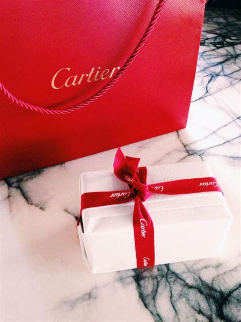 Consumers complaining about christmas central most frequently mention customer service, tracking number and credit card problems. Cartier. The most amazing customer service and shopping ...