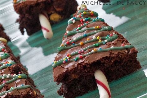 Then tied a matching ribbon on it (the ribbon was on sale at michael's!). christmas brownie | Christmas Tree Brownies | Christmas ...