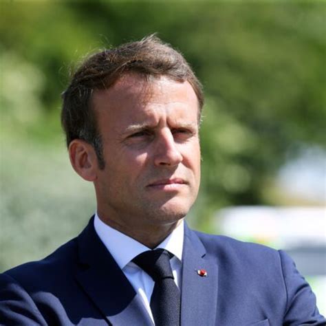 He studied philosophy, and later attended the ecole nationale d'administration (ena) where he graduated in 2004. Emmanuel Macron prêt à la démission ? Cette folle rumeur ...