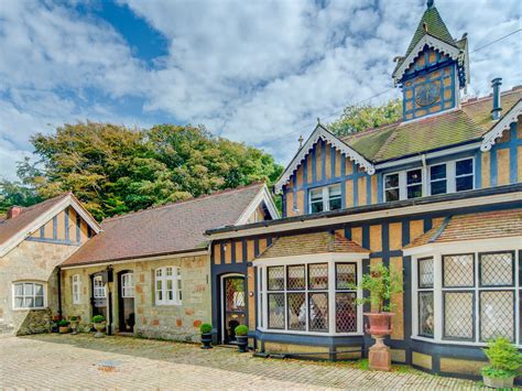 Romantic Quirky Ventnor House :: A holiday cottage in Isle of Wight