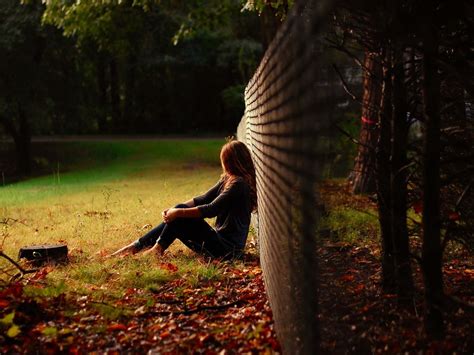Lonely Girl Sad Girl Breakup Freeeasypics Pinterest Autumn Day