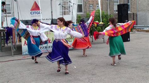 Sanjuanito Tuwamari Ecuadorian Folklore Dance Youtube