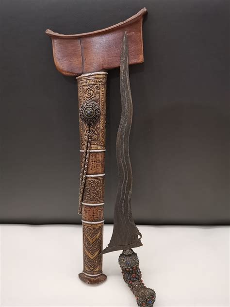 Keris taming sari was a dagger weapon (keris) of immense power, most famously belonging to the malay hero hang tuah. BLOG UTAMA Y.M PADUKA AYAHANDA PAY 8: KERIS JAWA LAMA ...