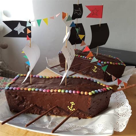 Ob für kinder oder erwachsene, ein kuchen gehört zum geburtstag einfach dazu. Piratenschiff-Geburtstagskuchen zum fünften Geburtstag # ...