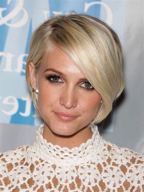 20 Best Collection Of Short Haircuts For Long Chin