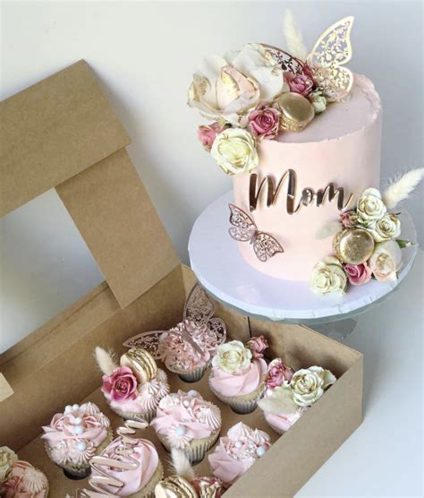 15 Beautiful Mother S Day Cake Ideas Find Your Cake Inspiration