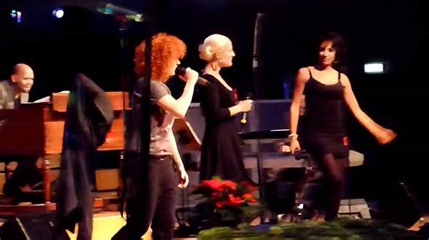 Wir wünschen joyce für die zukunft alles, alles liebe und freuen uns, nadja in unserer mitte. No Angels - A Reason live bei Voices Against AIDS - YouTube