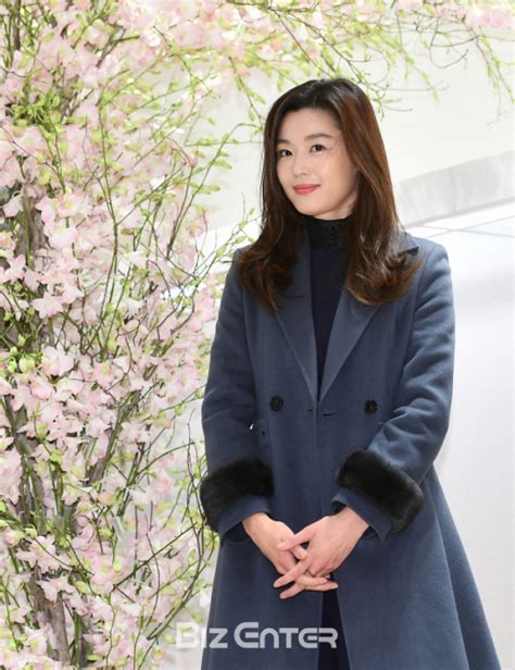 홍진경은 '전지현보다 전지현 시어머니와 친한 건 맞다'며 '모델과 디자이너 관계로 알던 분인데 아직도 며느리가. '전지현 남편' 최준혁, 알파자산운용 지분 70% 증여 받아…최대 ...