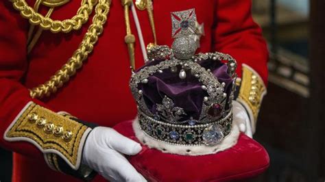 The Spectacular History Of The Crown Jewels