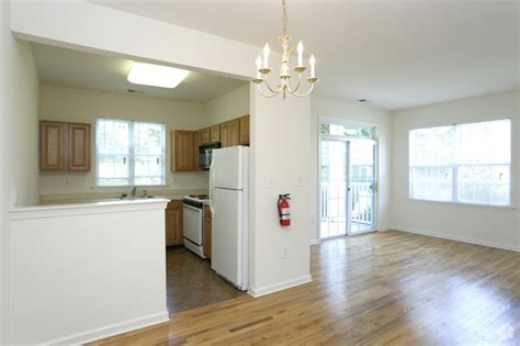 The extra space is perfect for a group of friends. Jackson Green Apartments Apartments - Jackson, NJ ...