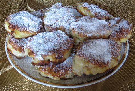 Kuchen, the german word for cake, is used in other languages as the name for several different types of savory or sweet desserts, pastries, and gateaux. Racuchy - Wikipedia