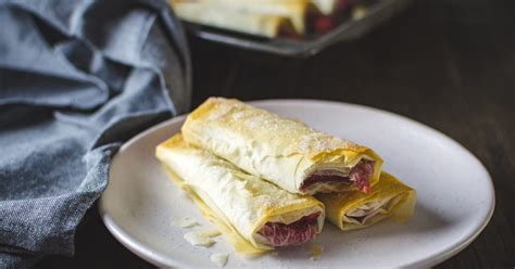 Fill with chicken salad, or taco meat, or. Strawberry phyllo dough rolls - Plant-baked