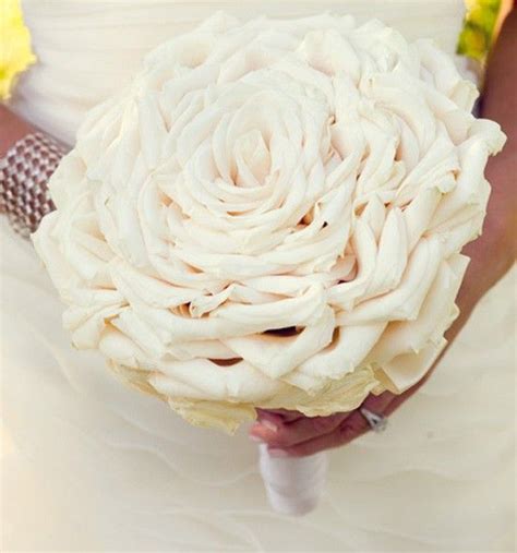 Globalrose.com has been visited by 10k+ users in the past month all white with huge rose petals | Bridal bouquet flowers ...