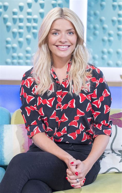 Holly willoughby was born on february 10, 1981 in brighton, east sussex, england as holly marie willoughby. HOLLY WILLOUGHBY at Sunday Brunch Show in London 09/10 ...