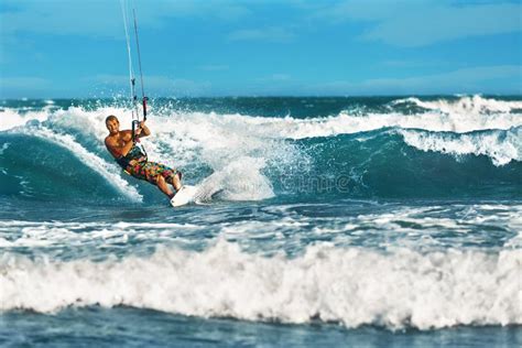 Deportes De Agua Kiteboarding Kitesurfing Ondas Que Practican Surf De