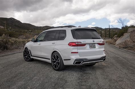 The x7 was first announced by bmw in march 2014. 2019 BMW X7: 4 Things We Like, 3 We Don't | Motor Memos