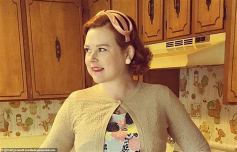 Meet The Woman Who Lives And Dresses Like A Housewife From The 1950s Daily Mail Online