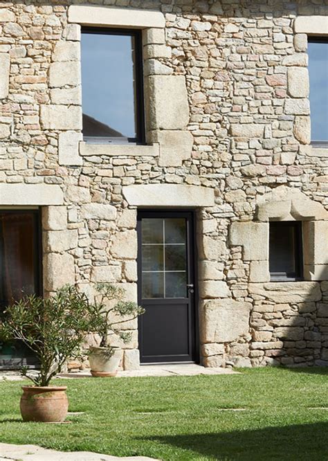Nous proposons de nombreux entourage en pierre pour restaurer les facades des anciennes bastides. Portes d'entrée (PVC, alu, bois) à Évreux : Vente et pose