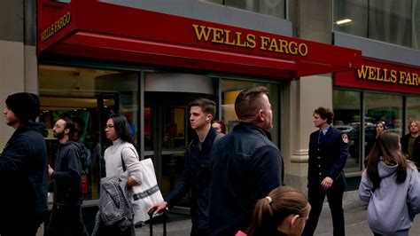Wells Fargo Beats Expectations but Sets Aside Money for Loan Losses