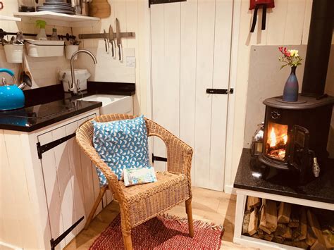 1 Bedroom Cottage In South Wales Monmouth Dog Friendly Holiday
