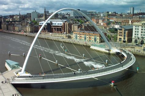 Gateshead Millennium Bridge A Bridge That Rotates