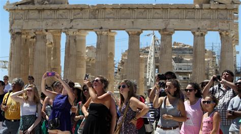 Ο χάρτης της πανδημίας του κορονοϊού: The Guardian gets online flak for 'Greek crisis holiday ...