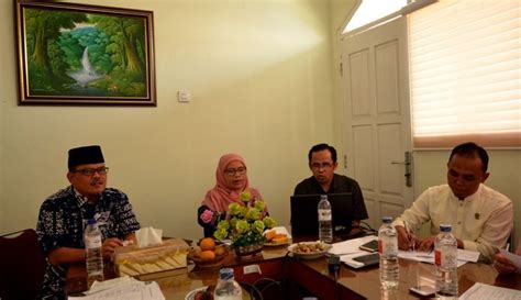 Globalisasi mencipta dunia yang berasaskan kepada kepenggunaan. Kaji Peradaban Islam Modern di Era Digitalisasi ...