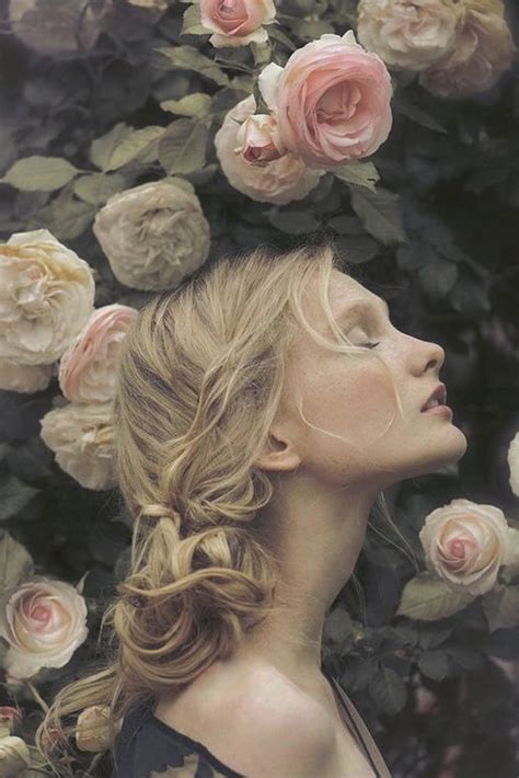 21 Portraits Of Most Beautiful Women With Flowers Eazy Glam