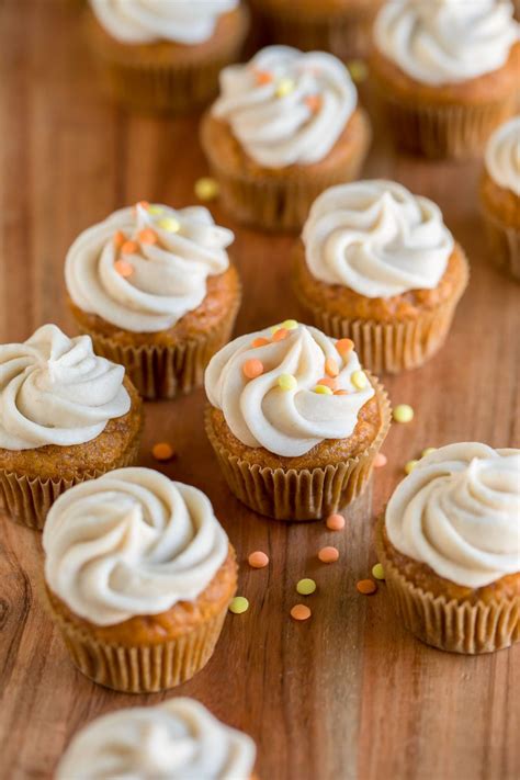 Mini Pumpkin Cupcakes With Cinnamon Cream Cheese Frosting