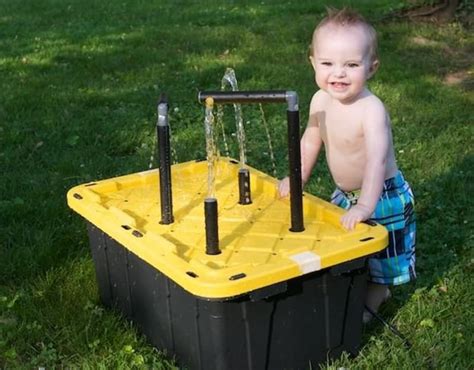 10 Great Diy Outdoor Water Play Tables Water Table Diy For Kids