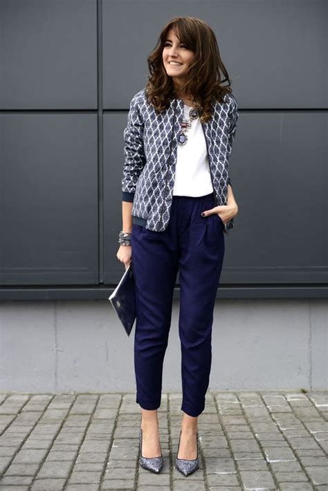 Office Style Printed Blazer With White Top And Navy Pants Elegant