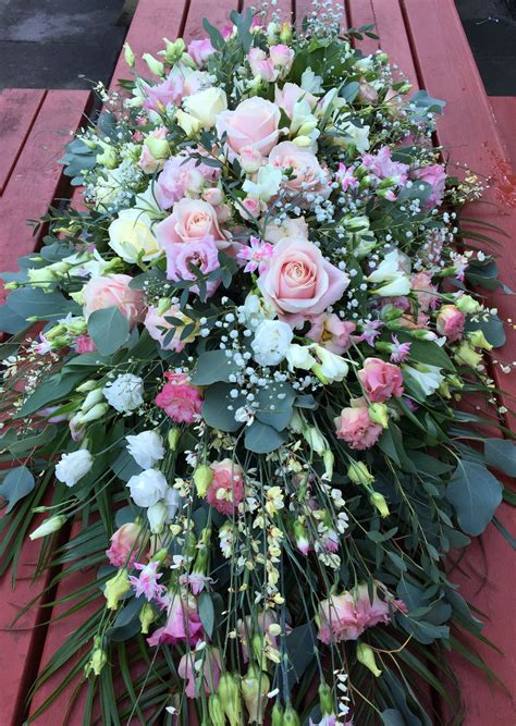 Casket Funeral Flower Arrangement Ideas : Unique casket spray for a