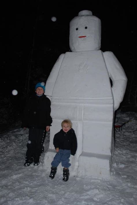 24 Clever Ways To Build A Snowman