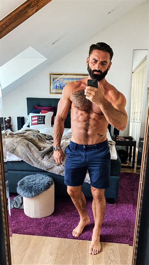 Hot Dads Barefoot Men Hairy Chest Perfect Man Beards Fitspiration