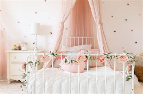 20 Great Ideas For A Canopy Bed In A Girls Room