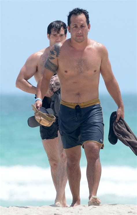 Henry Cavill Shows Off His Man Of Steel Body While Going For A Swim On Miami Superman Batman