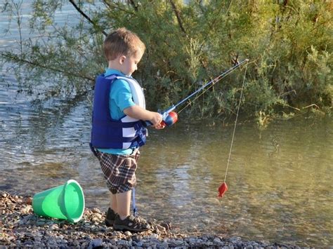 Teaching Your Kids To Fish Six Tips For Success Mom With Five