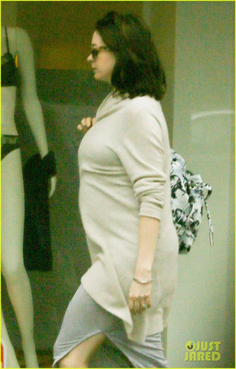 Pregnant Anne Hathaway Steps Out For Some Holiday Shopping Photo
