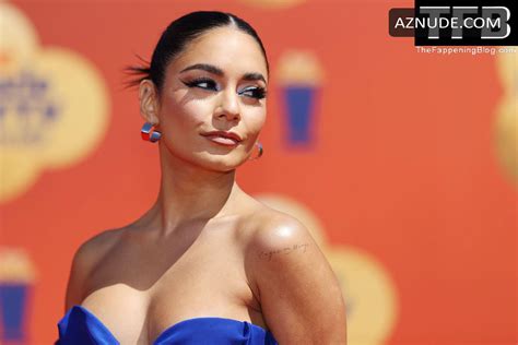 Vanessa Hudgens Sexy Seen Flaunting Her Cleavage Wearing A Blue Dress At The Mtv Movie And Tv