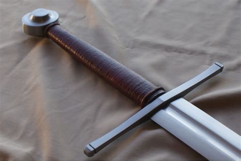 The Sl1011 Medieval Sword 115000 Lockwood Swords