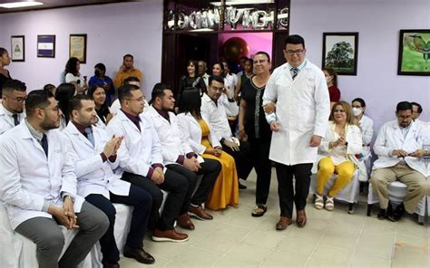 Gradúan A 28 Médicos Especialistas En Hospital Lenin Fonseca Radio La