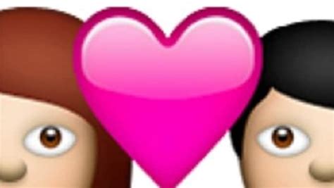 Survey Finds Singles Who Use Emoji Get More Sex