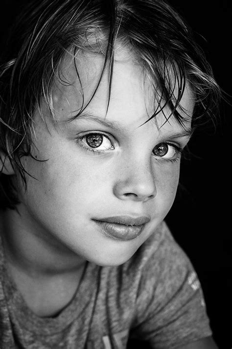 Natasja Nienhuis Fotografie Groningen Kinderportret Portretten Zwart